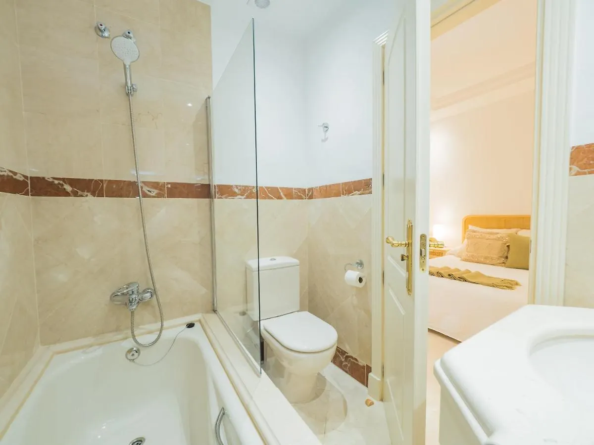 Cubo'S Beach & Parking Jardines De Don Carlos Marbella Spain