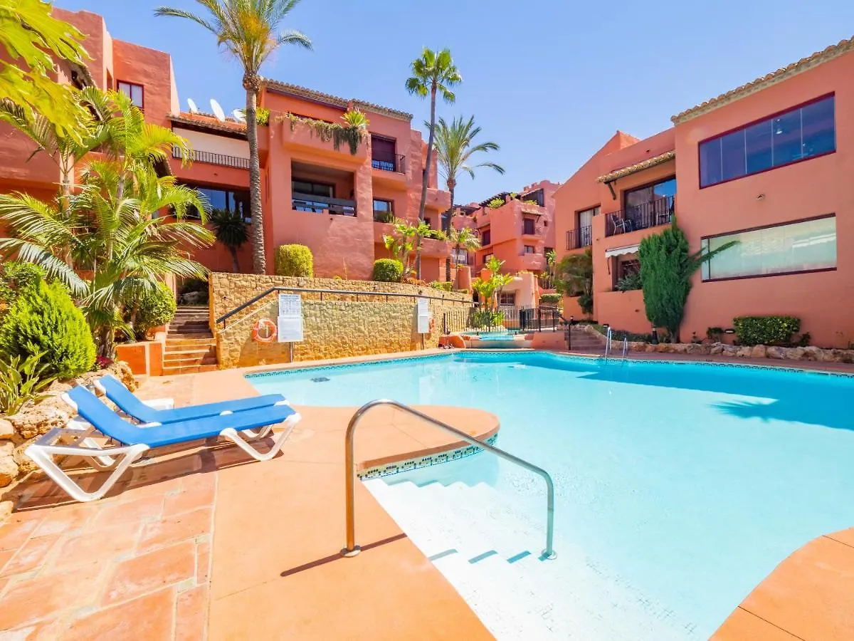Cubo'S Beach & Parking Jardines De Don Carlos Marbella Spain