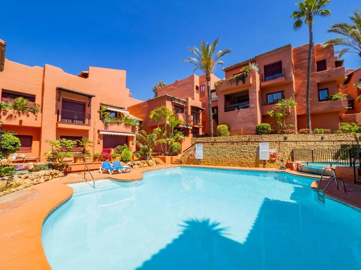 Cubo'S Beach & Parking Jardines De Don Carlos Marbella Spain