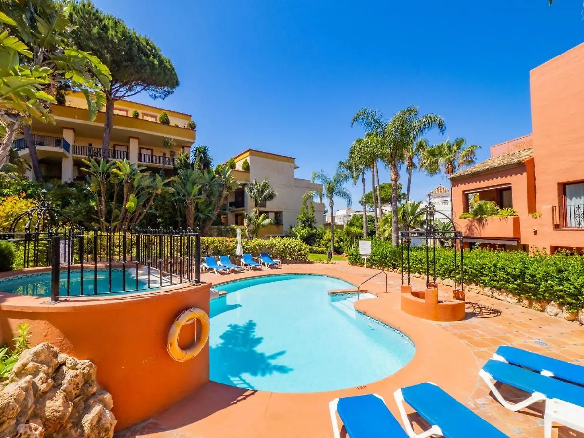 Daire Cubo'S Beach & Parking Jardines De Don Carlos Marbella